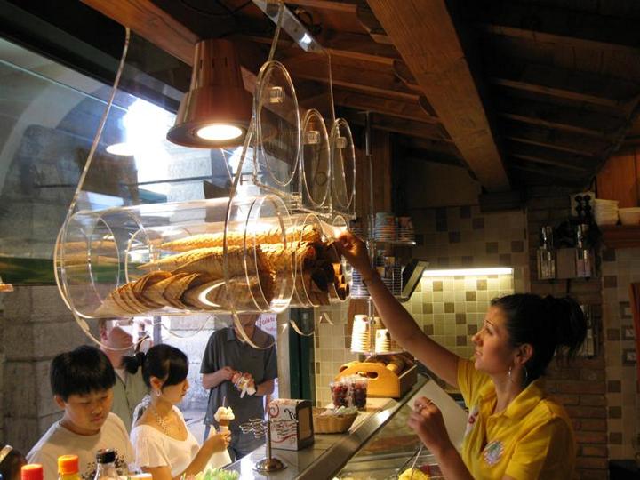 lavorazione plexiglass